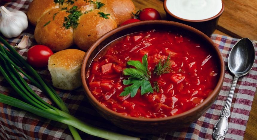 Пісний борщ з кількою і квасолею