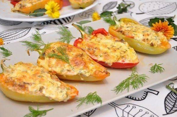 Фарширований перець - в духовці з бринзою і яйцем