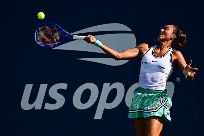 Кляті кросівки! Чжен Ціньвень вибила Путінцеву на шляху до R3 US Open 2026