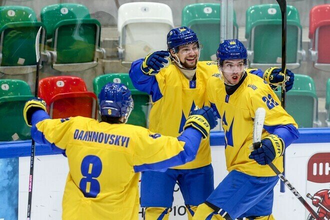 Підготовка до ЧС з хокею: склад збірної України і перегляд нових гравців