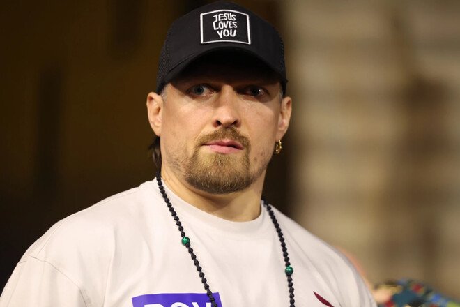 Олександр Усик вийшов із заявою про братів Кличків