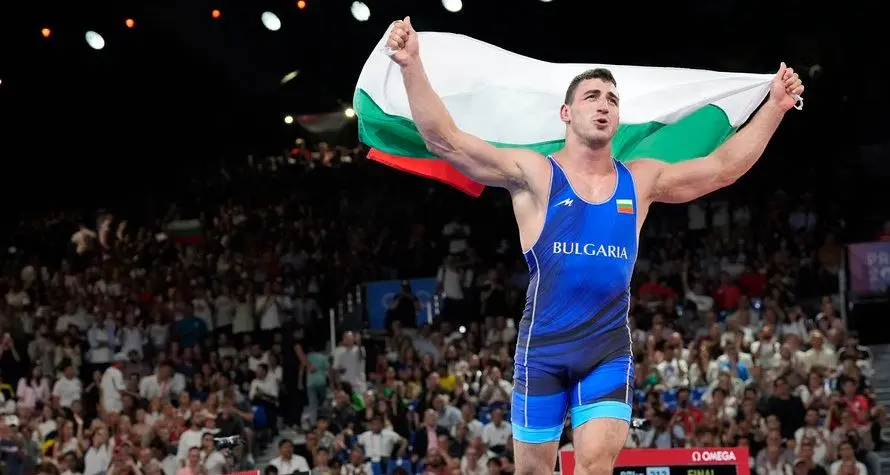 Болгарська федерація боротьби планує відсторонити двох олімпійських чемпіонів