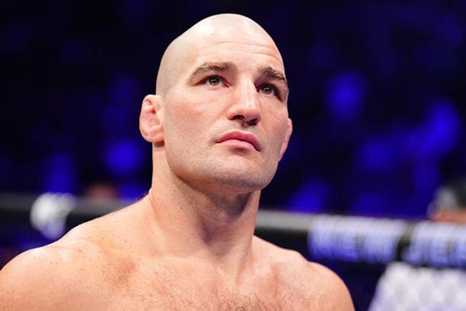 Стрікленд сенсаційно здолав Хамзата Чімаєва і став чемпіоном UFC