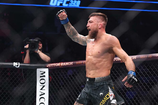 ВІДЕО. Яскравий Амосов. Слова Ярослава після перемоги в UFC