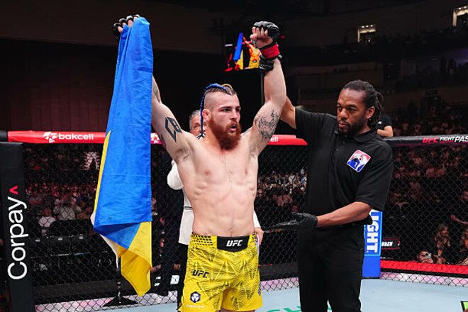 ВІДЕО. Як українець в UFC ефектно нокаутував суперника і виграв бій