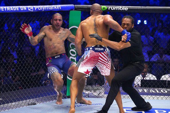 Невдало. Алекс Перейра провалився під час дебюту у важкій вазі UFC