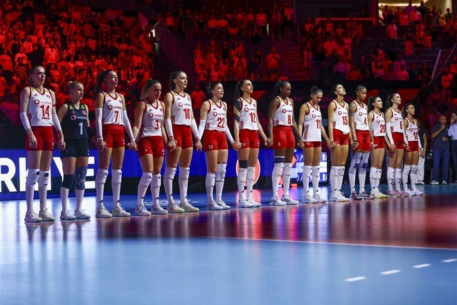 Чемпіонат Європи з волейболу. Визначено всі пари 1/2 фіналу